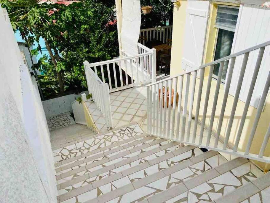 شقة تير-دي-هوت  في Habitation Nala Proche Bourg المظهر الخارجي الصورة